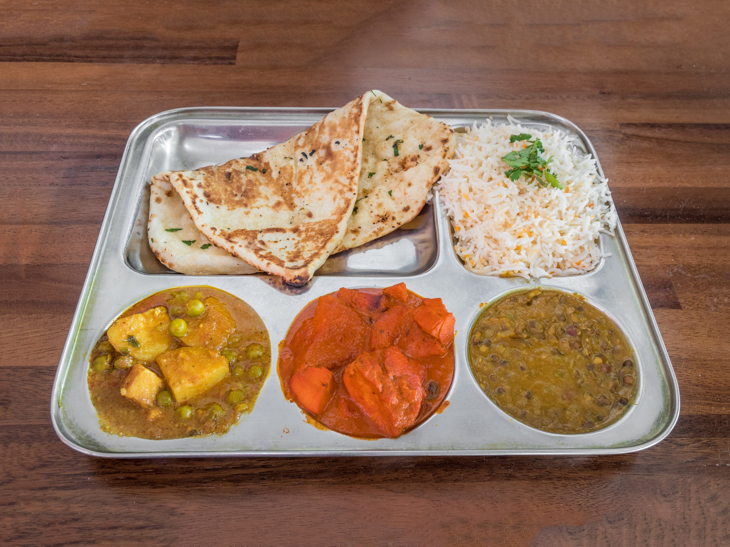 11010254_NorthIndianCuisin_Food_CombinationCurries.jpg